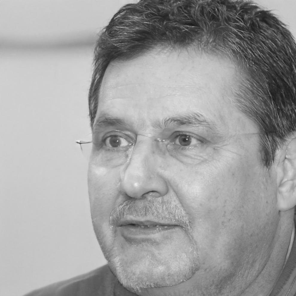 Instrutor especialista em análise financeira